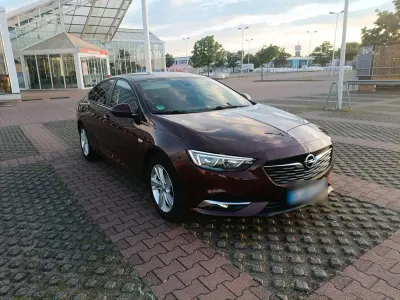 Gebraucht Opel Insignia Sport 140 PS (102 kW) 2018 Rot Limousine