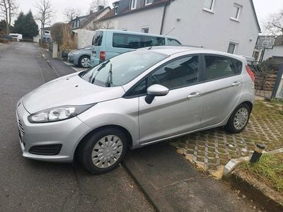 Gebraucht Ford Fiesta 95 PS (69 kW) 2015 Silber Kleinwagen