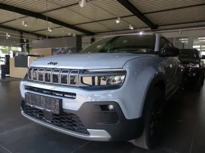 Neu Jeep Avenger EV 114 kW (156 PS) 2026 Grau SUV