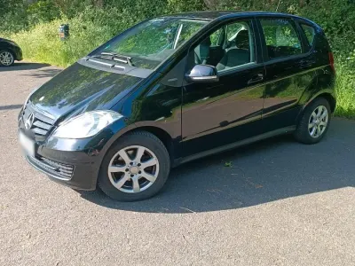 Gebraucht Mercedes A160 95 PS (69 kW) 2011 Schwarz Kleinwagen