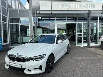 Second-hand BMW 330 Sport Line 258 CP (189 kW) 2021 Alb Berlinǎ