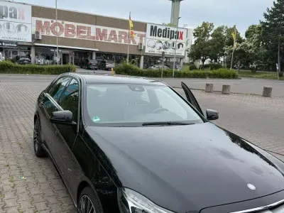 Gebraucht Mercedes E220 170 PS (125 kW) 2013 Schwarz Limousine
