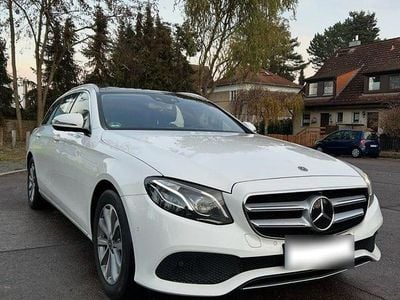 Gebraucht Mercedes E220 194 PS (142 kW) 2018 Weiß Kombi