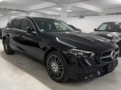 Gebraucht Mercedes C220 Avantgarde 200 PS (147 kW) 2022 Schwarz Limousine
