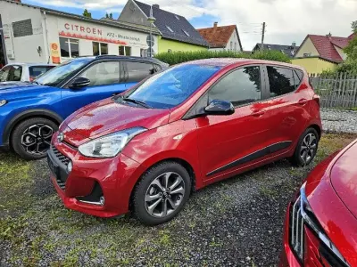 Gebraucht Hyundai i10 Passion Plus 67 PS (49 kW) 2019 Red passion (metallic) Kleinwagen