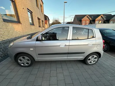 Gebraucht Kia Picanto 98 PS (72 kW) 2008 Grau Kleinwagen