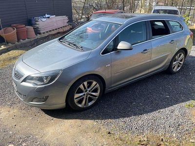 Gebraucht Opel Astra Sport 179 PS (131 kW) 2011 Silber Kombi
