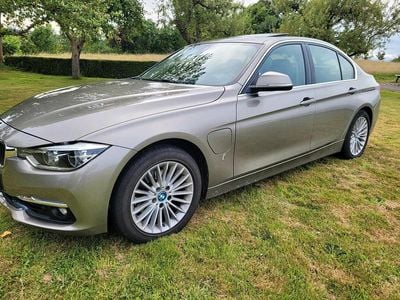 BMW 330e