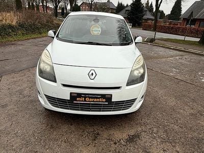 Gebraucht Renault Mégane 130 PS (95 kW) 2012 Weiß Van / Kleinbus