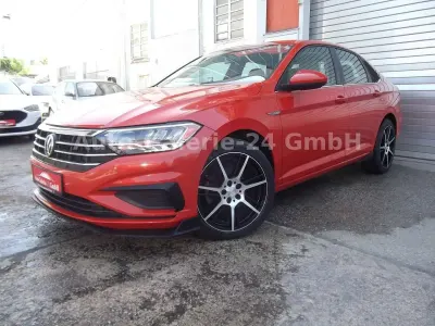 Gebraucht VW Jetta R 150 PS (110 kW) 2019 Orange Limousine