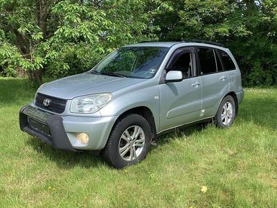 Silber Gebraucht 2003 Toyota RAV4 Van | 2.499 €