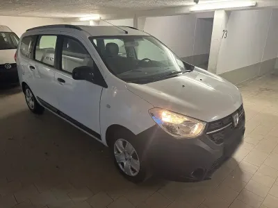 Gebraucht Dacia Lodgy 108 PS (79 kW) 2019 Weiß Van / Kleinbus