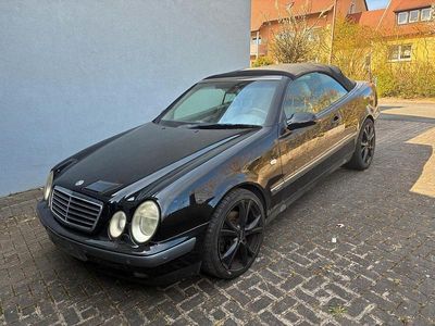 Gebraucht Mercedes CLK230 193 PS (141 kW) 1998 Schwarz Cabrio