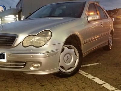 Gebraucht Mercedes C220 Avantgarde 194 PS (142 kW) 2001 Silber metallic Limousine