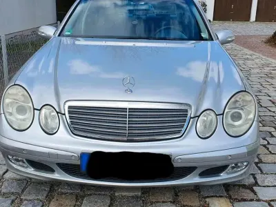 Gebraucht Mercedes E200 163 PS (119 kW) 2003 Silber Limousine