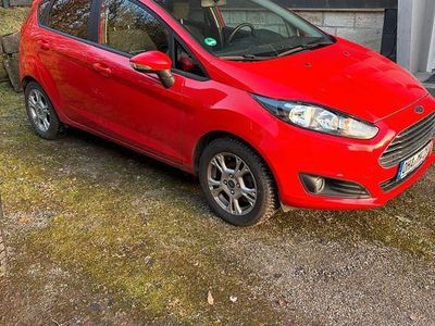 Gebraucht Ford Fiesta Trend 80 PS (58 kW) 2014 Rot Kleinwagen