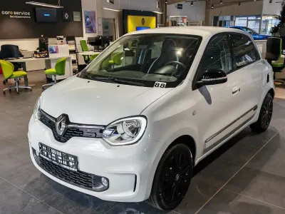Second-hand Renault Twingo Techno 60 kW (82 CP) 2023 Alb Hatchback