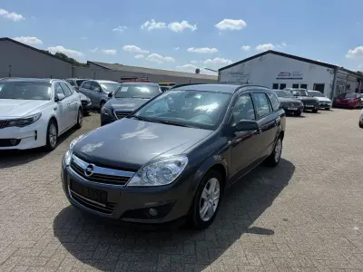 Gebraucht Opel Astra Edition 110 PS (80 kW) 2009 Grau Limousine