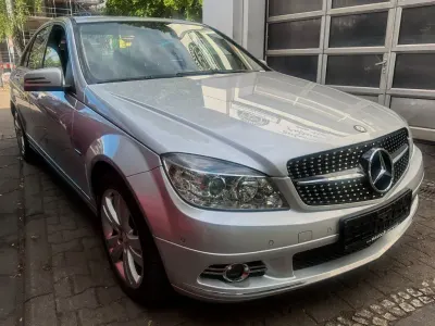 Gebraucht Mercedes C200 184 PS (135 kW) 2011 Silber Limousine
