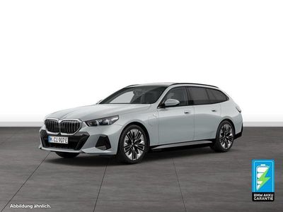Gebraucht BMW 550e M Sport 489 PS (359 kW) 2025 Grau Kombi