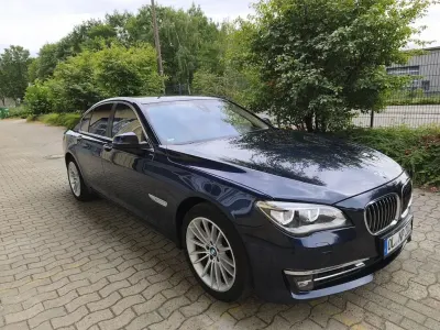 Gebraucht BMW 740 313 PS (230 kW) 2014 Blau Limousine