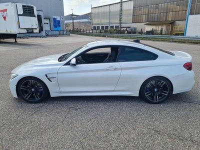 Weiß Gebraucht 2015 BMW M4 Sport Line Coupé | 38.200 € (Etwas zu teuer)