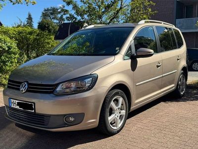 Beige Gebraucht 2011 VW Touran Highline Van / Kleinbus | 7.150 € (Fairer Preis)