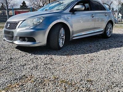 Gebraucht Suzuki Kizashi Sport 178 PS (130 kW) 2015 Silber Limousine