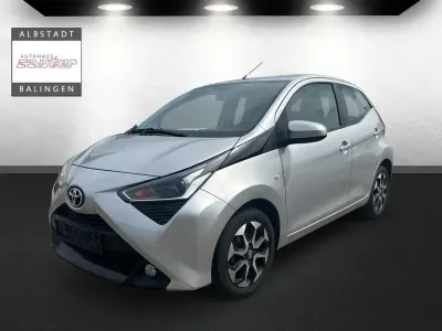 Gebraucht Toyota Aygo X-play 72 PS (52 kW) 2019 Grau Kleinwagen