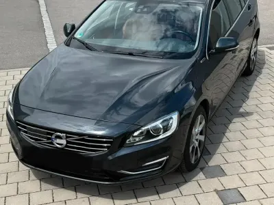 Używany Volvo V60 Summum 286 KM (210 kW) 2014 Szary Kombi