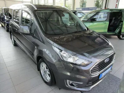 Gebraucht Ford Tourneo Titanium 120 PS (88 kW) 2020 Magneticgrau (metallic) Van / Kleinbus