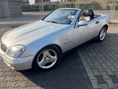 Gebraucht Mercedes SLK230 197 PS (144 kW) 2000 Silber Cabrio