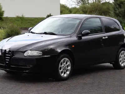 Gebraucht Alfa Romeo 147 90 PS (66 kW) 2004 Schwarz Kleinwagen