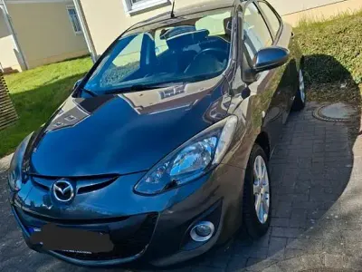 Gebraucht Mazda 2 Center-Line 84 PS (61 kW) 2011 Grau Kleinwagen