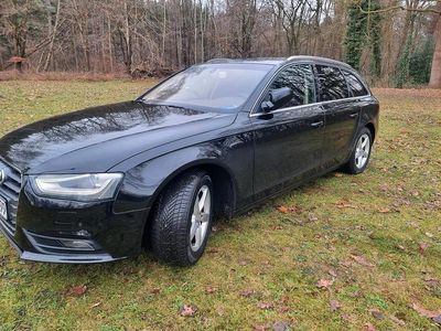 Schwarz Gebraucht 2013 Audi A4 Kombi | 9.900 €
