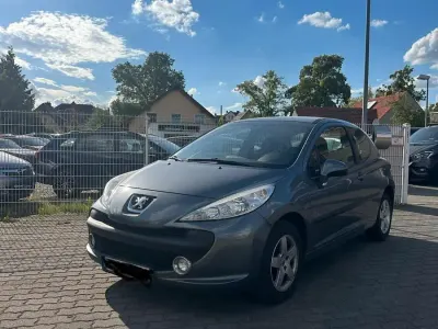 Gebraucht Peugeot 207 73 PS (53 kW) 2009 Silber Kleinwagen