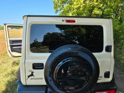 Gebraucht Suzuki Jimny 105 PS (77 kW) 2023 Beige SUV