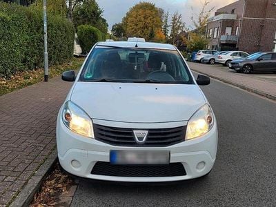 Gebraucht Dacia Sandero 75 PS (55 kW) 2010 Weiß Kleinwagen