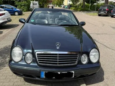 Gebraucht Mercedes CLK230 197 PS (144 kW) 1999 Blau Cabrio