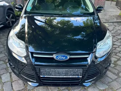 Käytetty Ford Focus 116 HP (85 kW) 2013 Musta Farmari