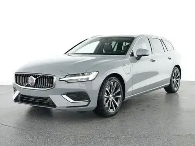 Gebraucht Volvo V60 Core 253 PS (186 kW) 2025 Grau Kombi