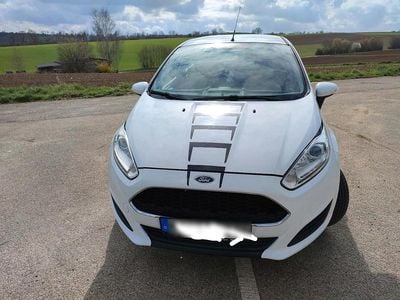 Gebraucht Ford Fiesta Trend 80 PS (58 kW) 2017 Weiß Kleinwagen