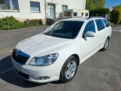 Brugt Skoda Octavia Elegance 105 HK (77 kW) 2011 Hvid Stationcar