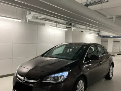 Usata Opel Astra 110 CV (80 kW) 2013 Station wagon