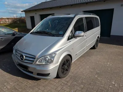 Używany Mercedes Viano 224 KM (164 kW) 2013 Srebrny Minivan