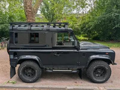 Gebraucht Land Rover Defender 122 PS (89 kW) 2012 Schwarz SUV