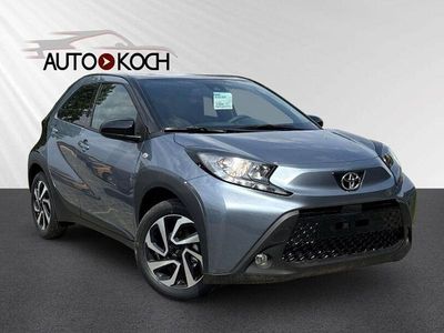 Neu Toyota Aygo X 72 PS (52 kW) 2025 Grau SUV