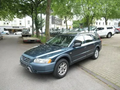 Gebraucht Volvo XC70 Momentum 209 PS (153 kW) 2004 Blau Kombi