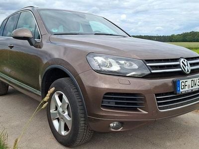 Braun Gebraucht 2011 VW Touareg Exclusive SUV | 10.000 € (Fairer Preis)