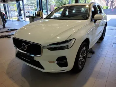 Gebraucht Volvo XC60 Momentum 197 PS (144 kW) 2022 Weiß SUV